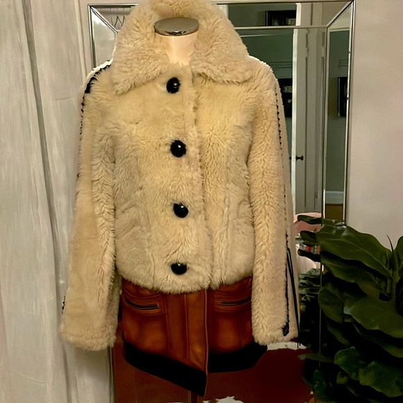 Absolutely stunning Coach 1941 Runway Shearling and leather coat! 😍 - Picture 13 of 13